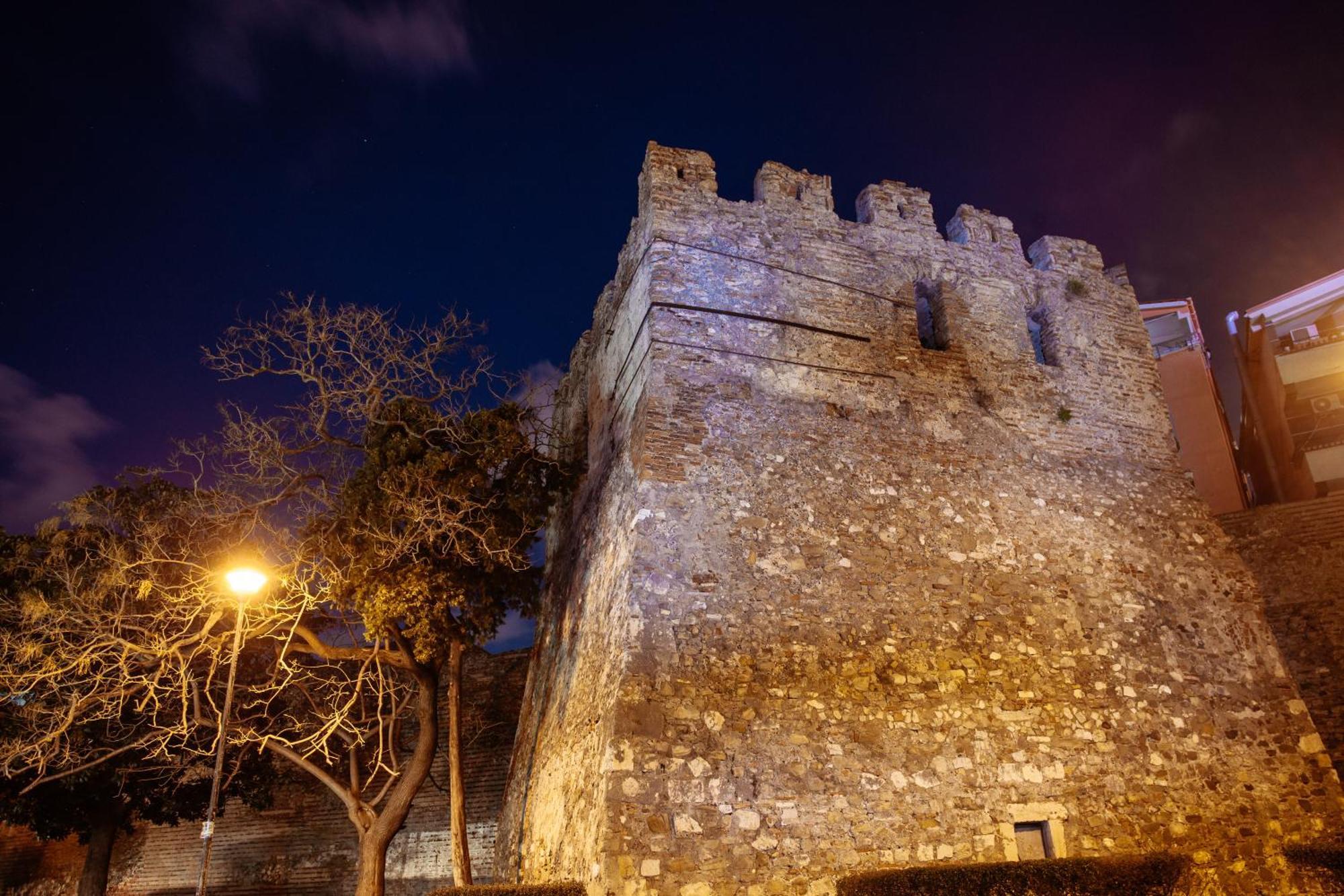 Super Apartment In The Ancient Roman Amphitheater Durrës Extérieur photo
