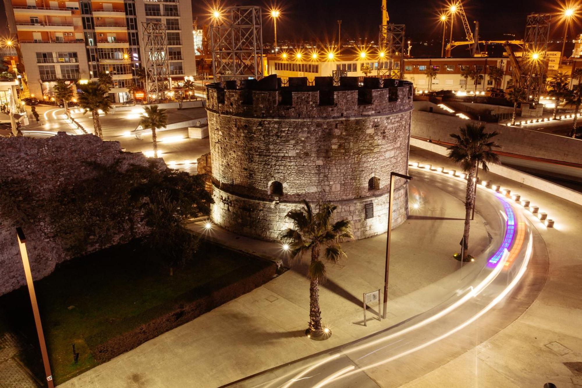 Super Apartment In The Ancient Roman Amphitheater Durrës Extérieur photo